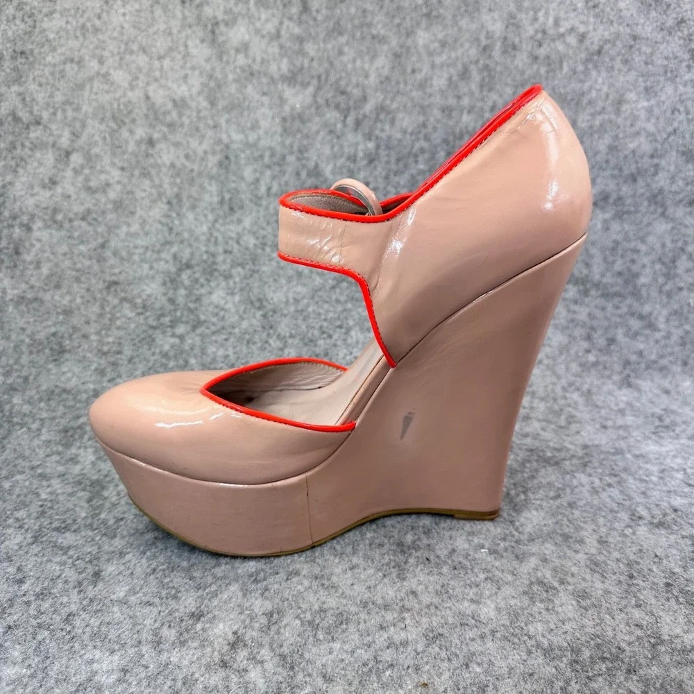 Cynthia Rowley Nude Patent Leather Neon Orange Piping Wedge Mary Jane Pumps 38.5